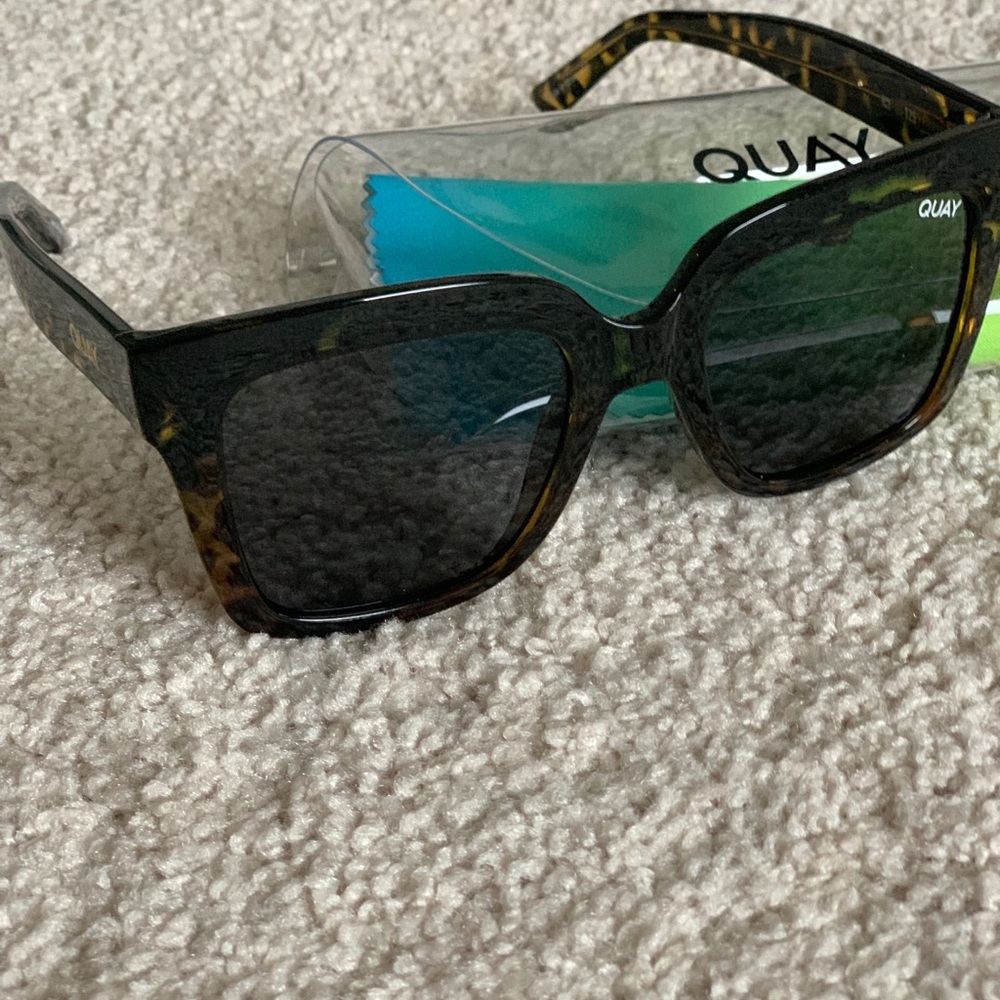Quay icy sunglasses